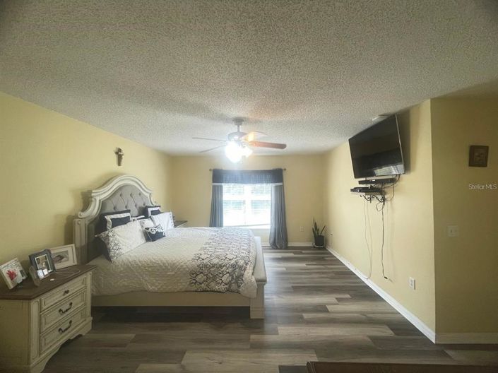 Image No.16-4 Bed House for sale