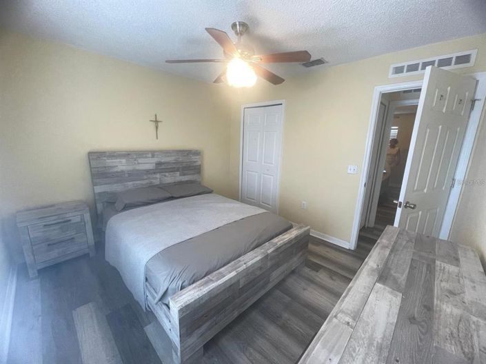 Image No.21-4 Bed House for sale