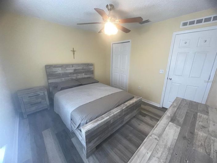 Image No.22-4 Bed House for sale