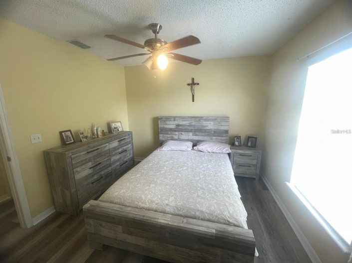 Image No.26-4 Bed House for sale