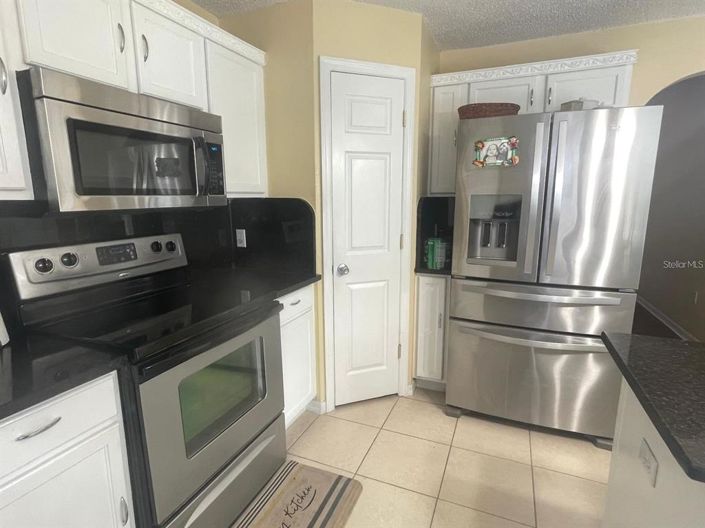 Image No.8-4 Bed House for sale