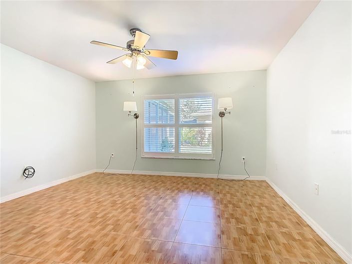 Image No.18-2 Bed House for sale