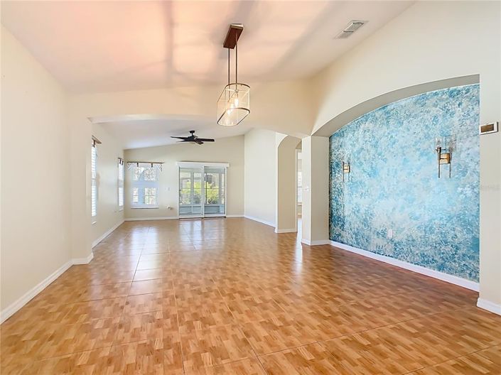 Image No.4-2 Bed House for sale