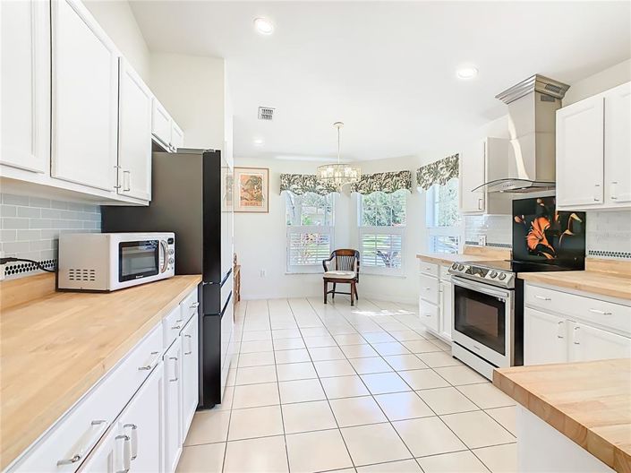 Image No.8-2 Bed House for sale