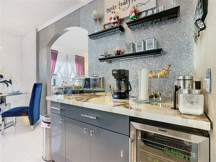 Image No.16-4 Bed House for sale