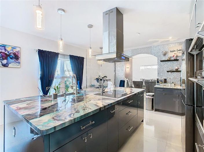 Image No.22-4 Bed House for sale