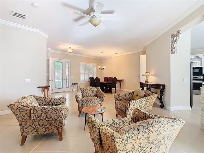 Image No.8-3 Bed House for sale