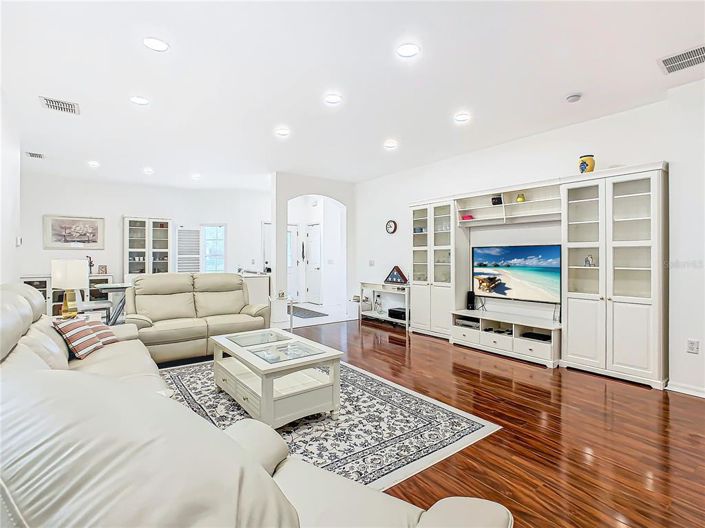 Image No.12-3 Bed House for sale