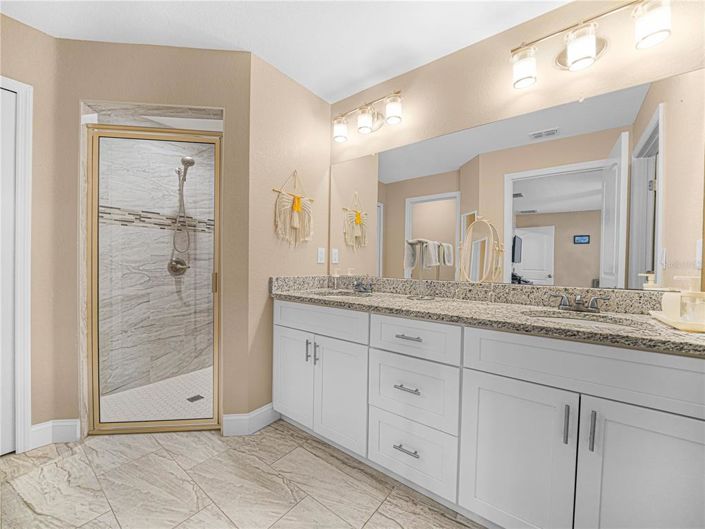 Image No.19-3 Bed House for sale