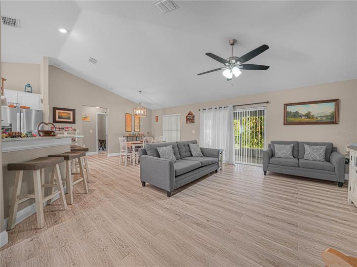 Image No.28-3 Bed House for sale