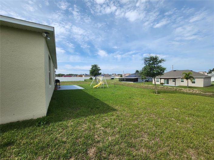 Image No.11-3 Bed House for sale