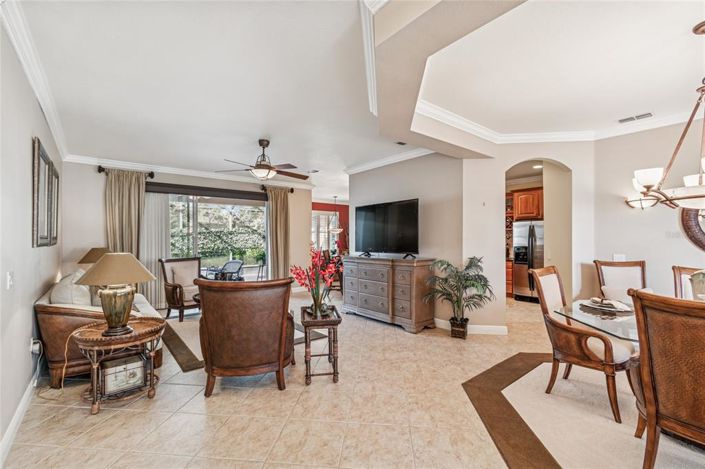 Image No.8-2 Bed House for sale