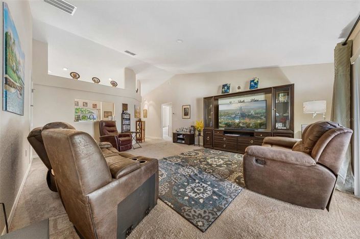 Image No.10-3 Bed House for sale