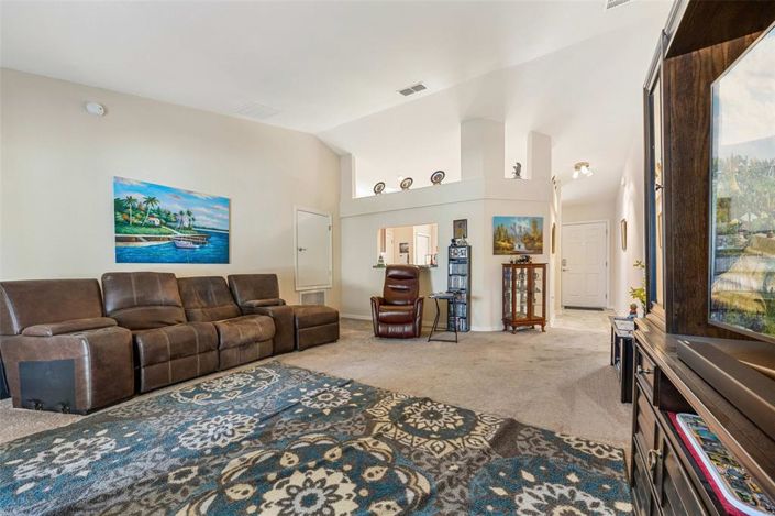 Image No.11-3 Bed House for sale