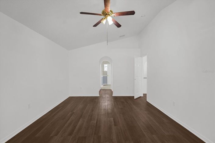 Image No.9-3 Bed House for sale