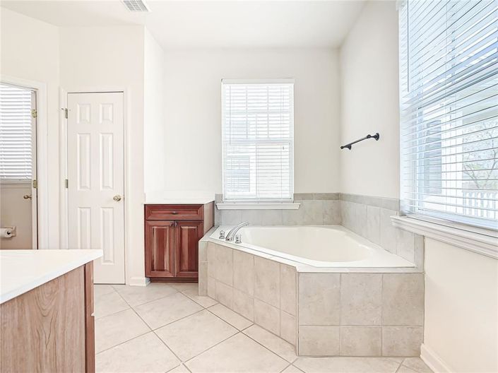 Image No.35-4 Bed House for sale