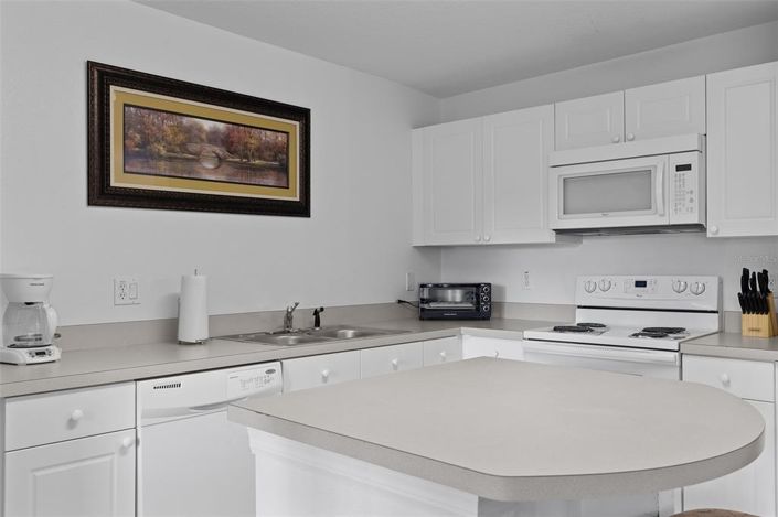 Image No.15-4 Bed Townhouse for sale