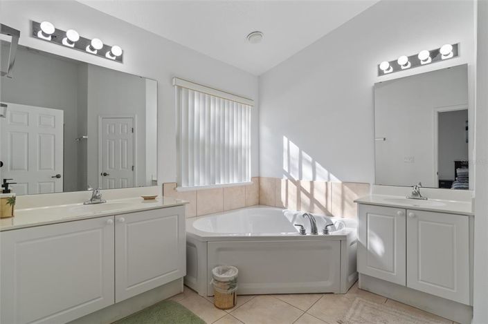 Image No.21-4 Bed Townhouse for sale