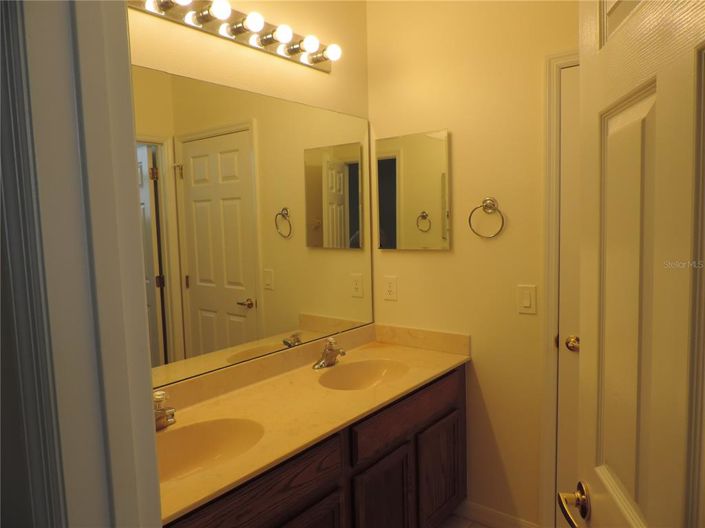 Image No.16-4 Bed House for sale