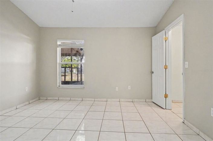 Image No.12-3 Bed House for sale