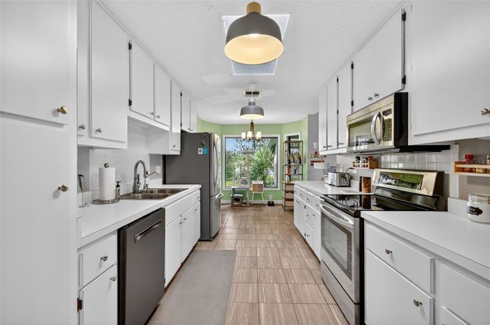 Image No.18-3 Bed House for sale