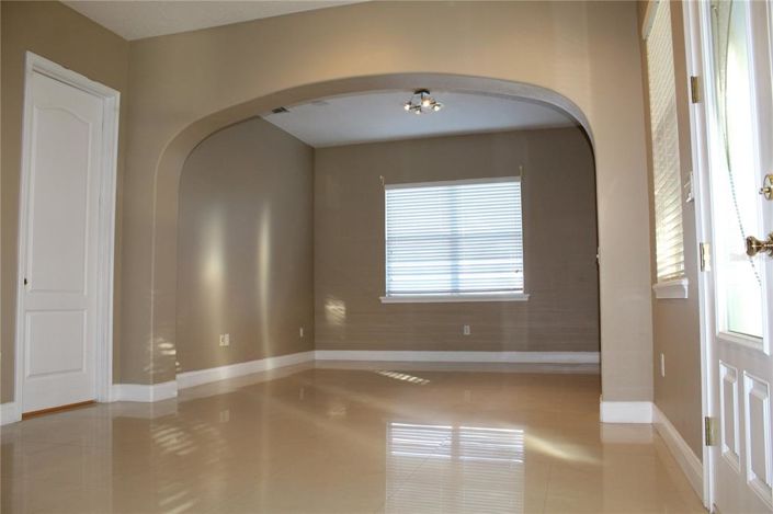 Image No.12-5 Bed House for sale