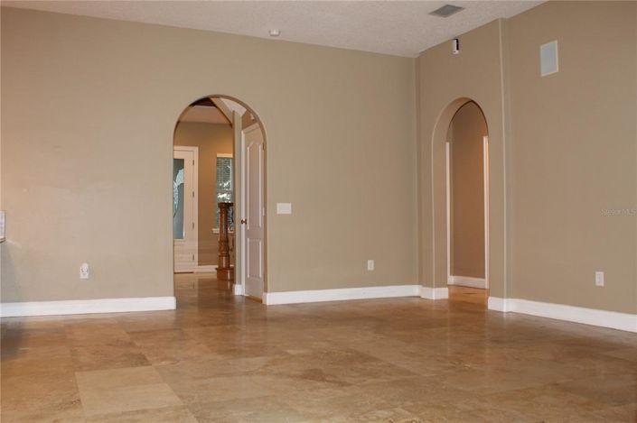 Image No.21-5 Bed House for sale