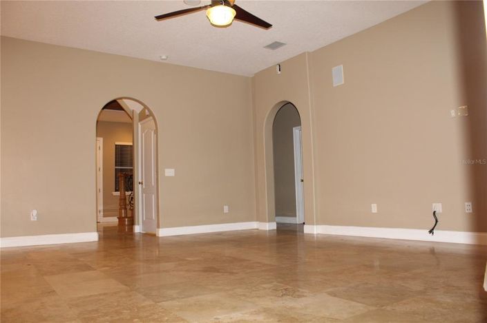 Image No.23-5 Bed House for sale