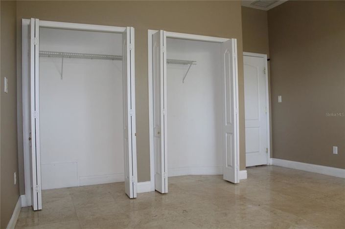 Image No.32-5 Bed House for sale