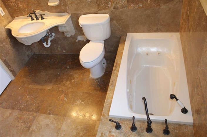 Image No.39-5 Bed House for sale