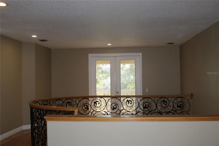 Image No.42-5 Bed House for sale