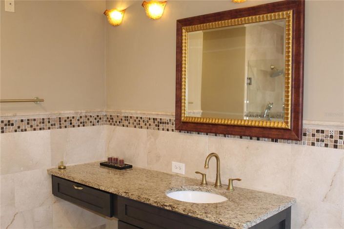 Image No.55-5 Bed House for sale