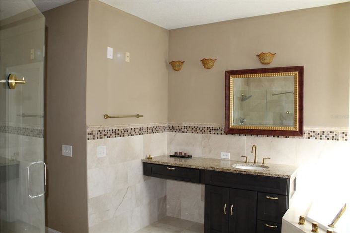 Image No.56-5 Bed House for sale