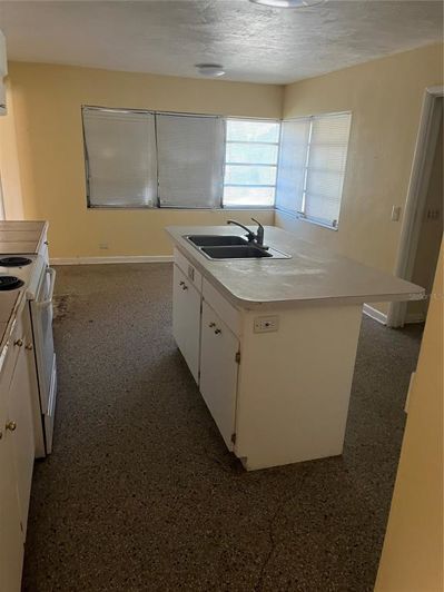 Image No.19-4 Bed House for sale