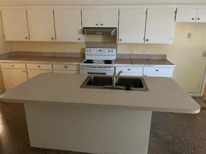 Image No.20-4 Bed House for sale