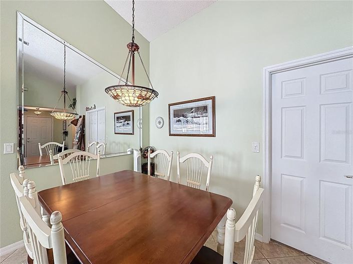 Image No.12-2 Bed House for sale