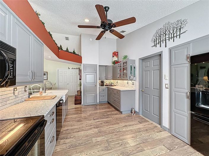 Image No.18-2 Bed House for sale