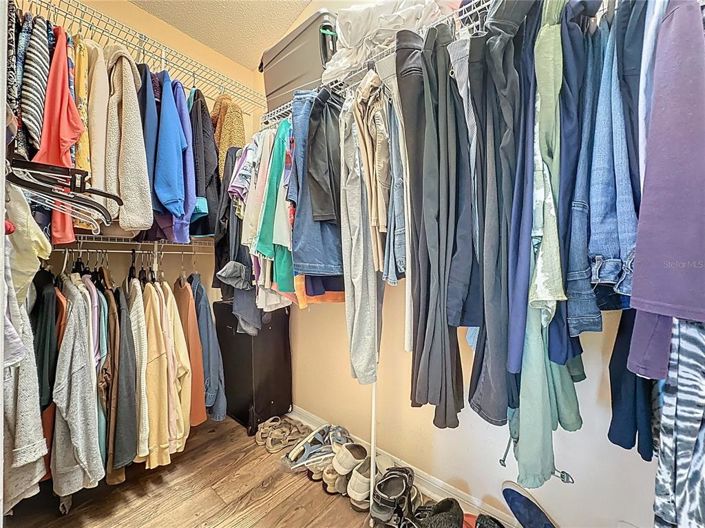 Image No.25-2 Bed House for sale