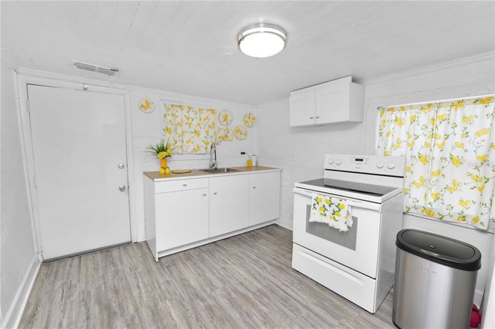 Image No.11-3 Bed House for sale