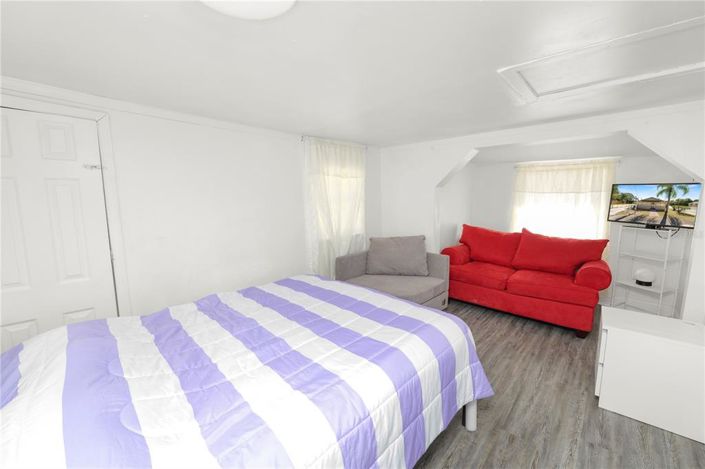 Image No.13-3 Bed House for sale