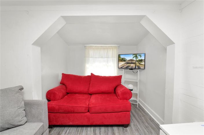 Image No.14-3 Bed House for sale