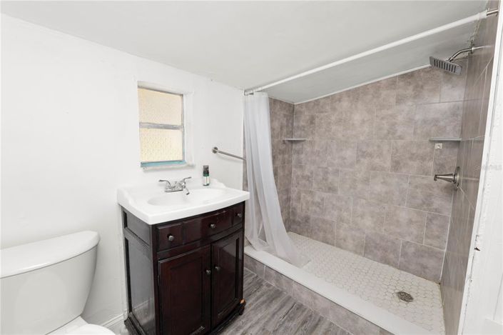 Image No.19-3 Bed House for sale