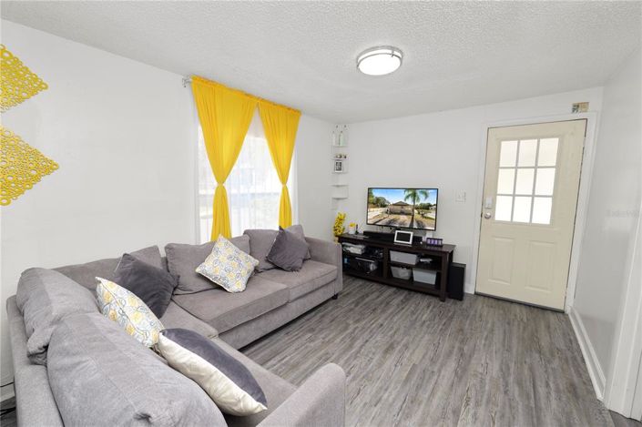 Image No.6-3 Bed House for sale