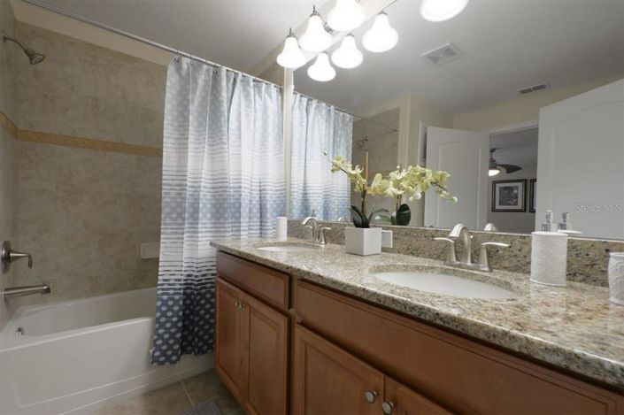 Image No.14-4 Bed Townhouse for sale