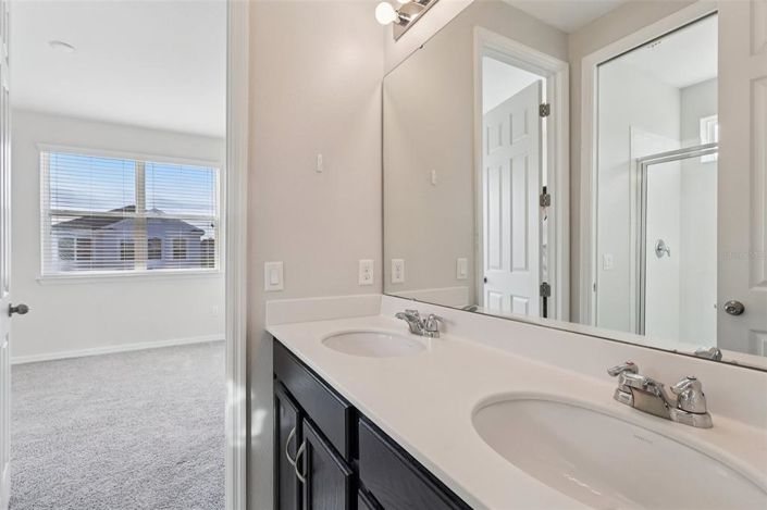 Image No.27-9 Bed House for sale