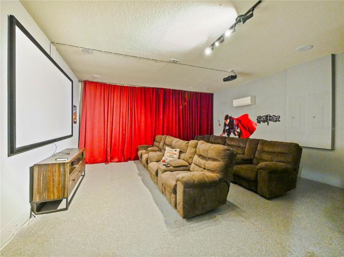 Image No.34-10 Bed House for sale