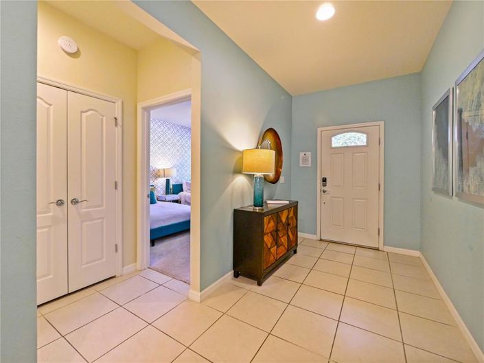 Image No.4-10 Bed House for sale