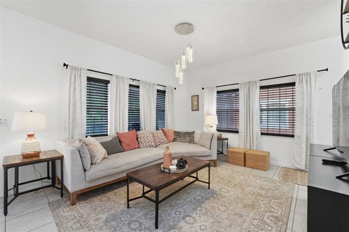 Image No.6-4 Bed Townhouse for sale