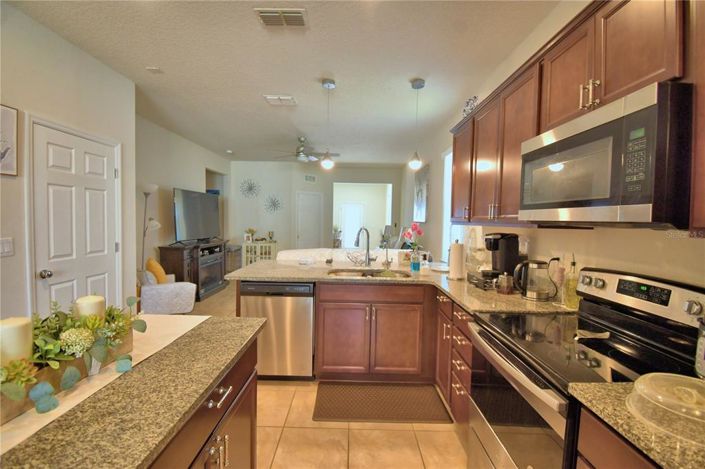 Image No.10-3 Bed House for sale