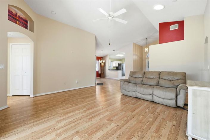 Image No.48-3 Bed House for sale